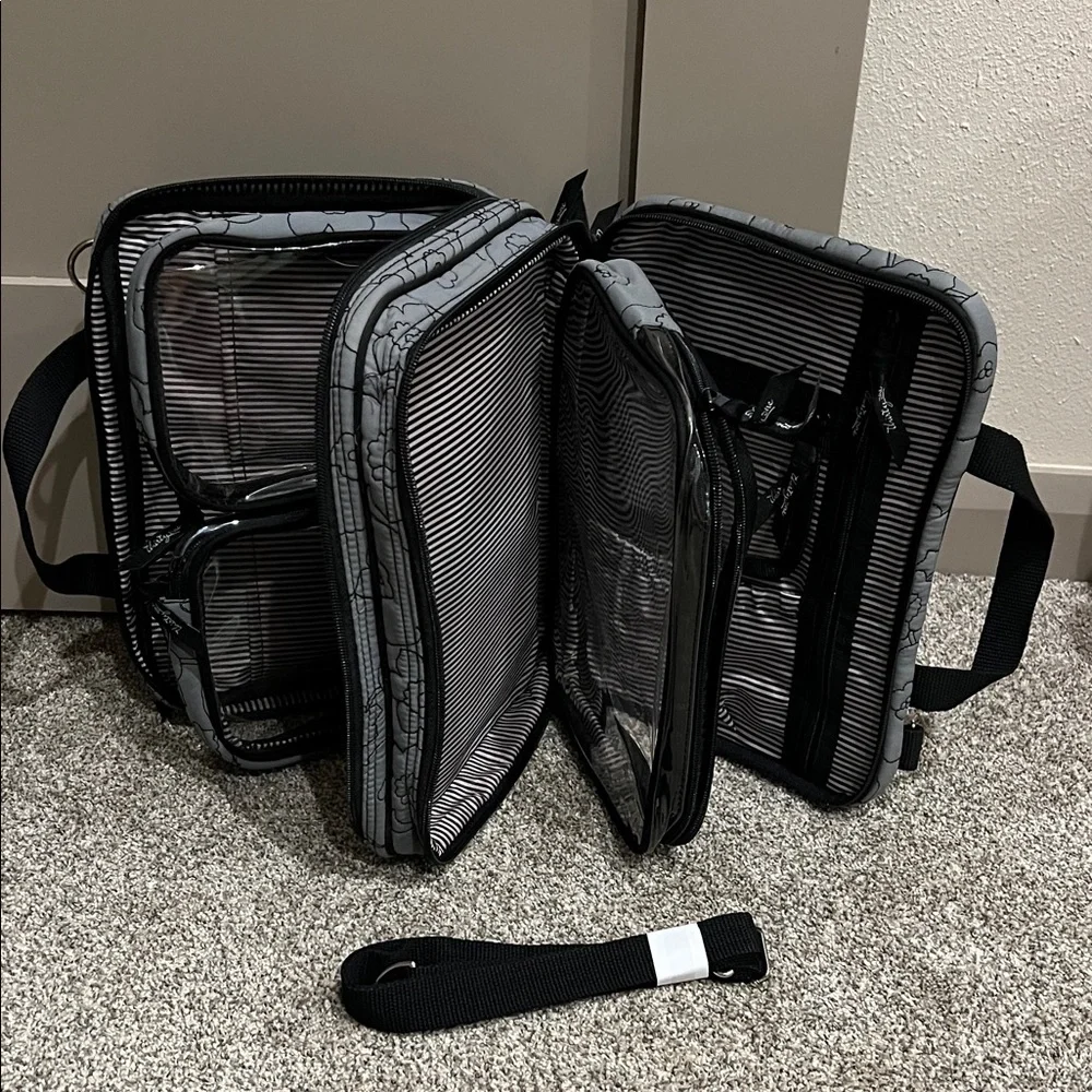 Floral Quilted Makeup Bag - Gray - Picture 6 of 6